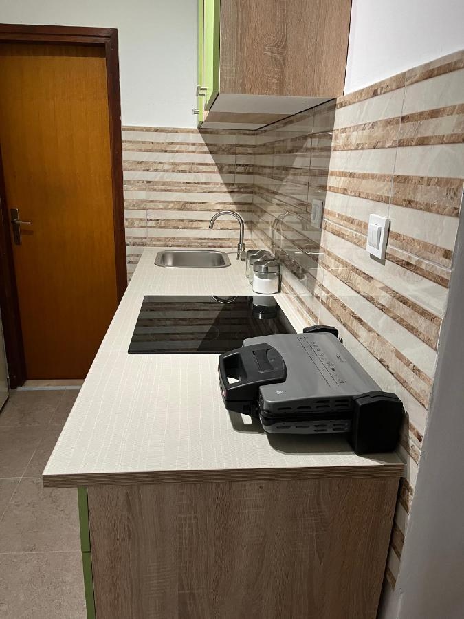イゾラApartma Sunnyアパートメント エクステリア 写真